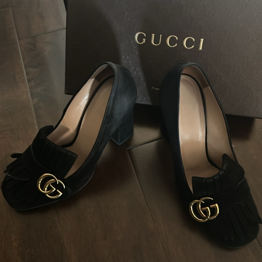 Gucci suede pump.
